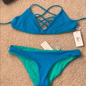 L space reversible bikini
